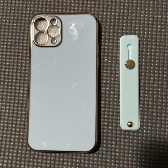 i-phone 11 pro silicone cover - Picture 1 of 4